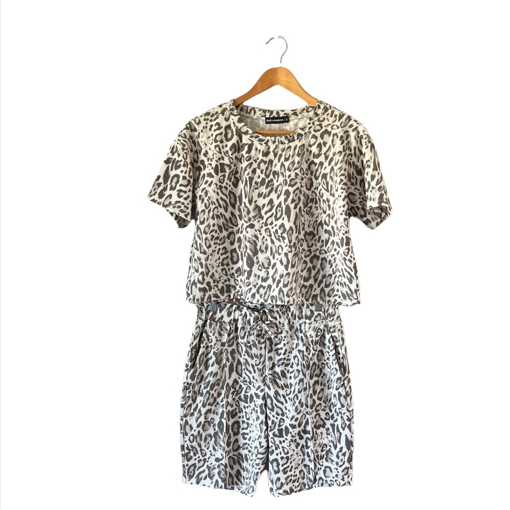 NWT Zoe + Phoebe 2 Piece Pajamas Set Shirt & Shorts White Gray Size S